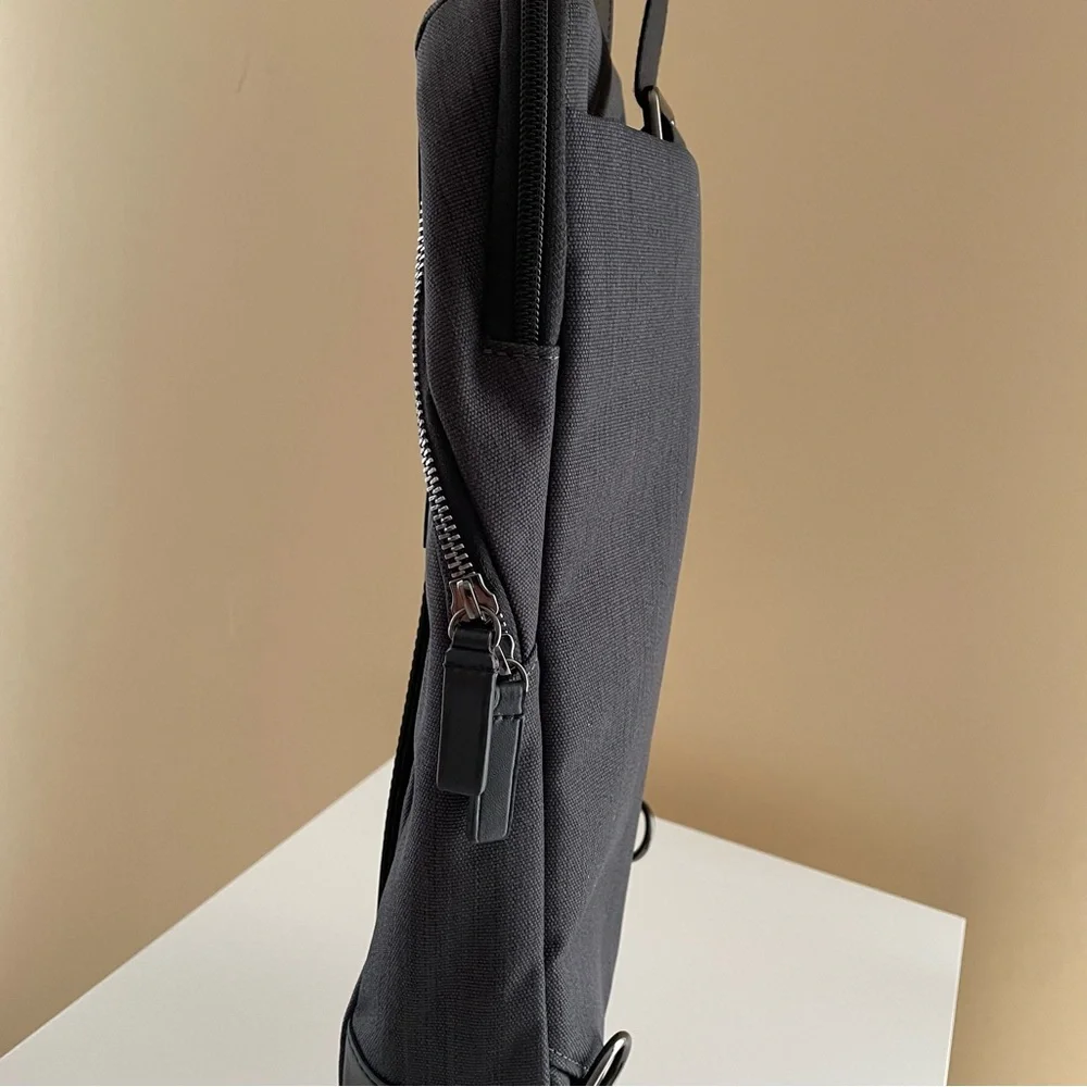 Tumi BERWICK SLING in Charcoal